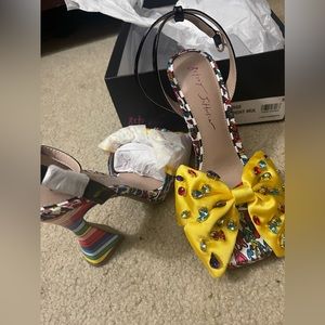 Betsy Johnson Size 7 *New*